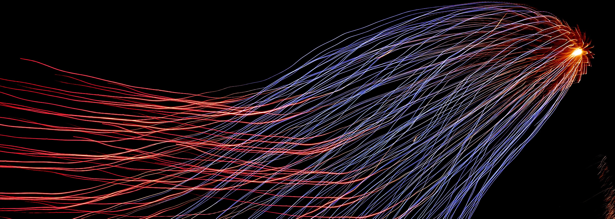 A complex pattern of communication represented by a flow of blue-red lines. Represents the SNMP queries passed by PRTG.